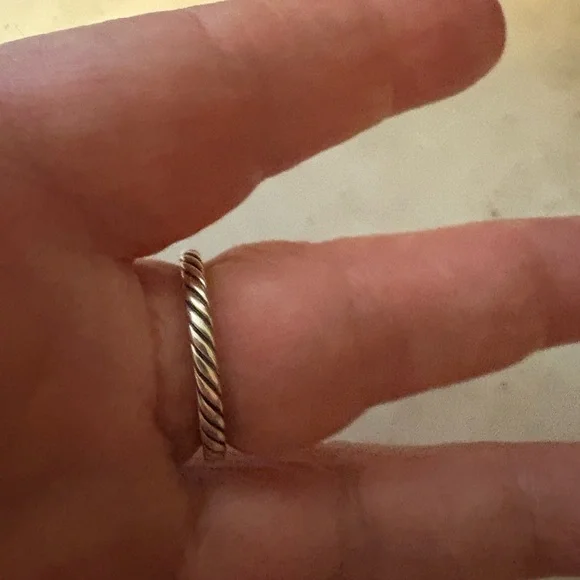 GUC David Yurman band ring. .925. Size 8.5 almost 9 - Picture 4 of 9